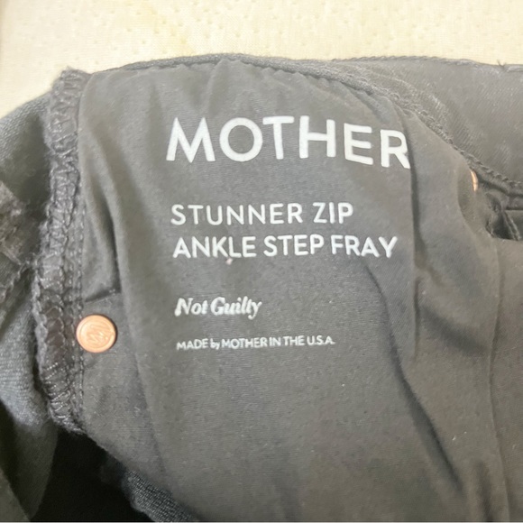Mother The Stunner Zip Ankle Step Fray Jeans In Not Guilty Black Size 27 - Picture 7 of 7